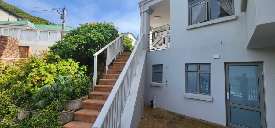 6 Bedroom Property for Sale in Herolds Bay Western Cape